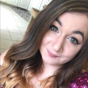 Meet your Posher, Mia